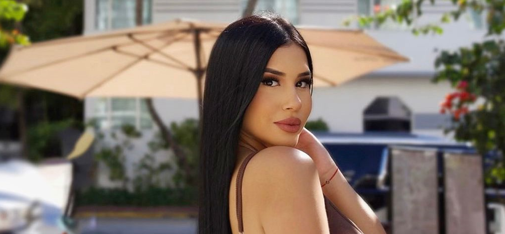 Meet Roxana Ventura: The Venezuelan Model and Influencer Who is Growing Her Personal Brand on Social Media