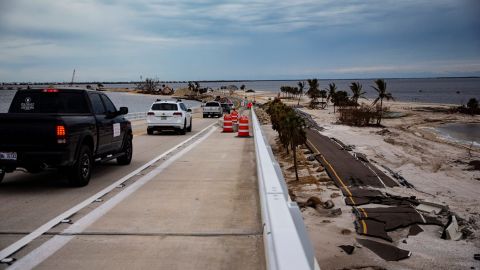 <strong>Elevated highway linking Sanibel Island to Florida reopens to residents</strong>