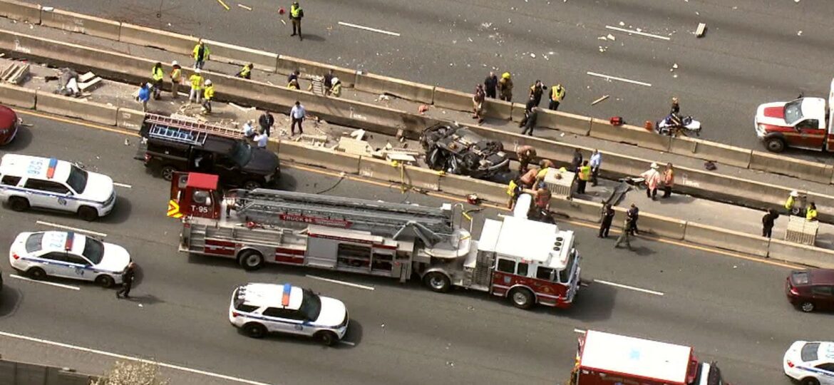 6 people die in a traffic accident outside Baltimore