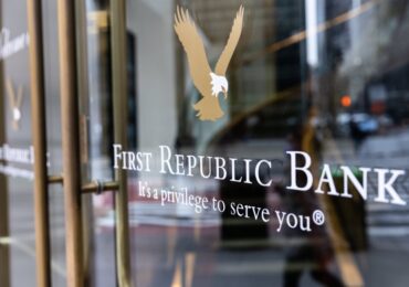 First Republic Bank shares plunge 60%