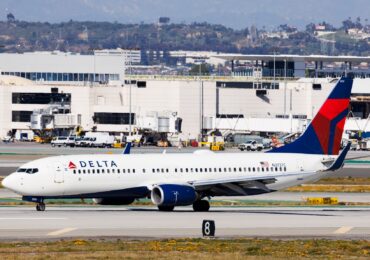 Delta Air Lines faces possible lawsuit over carbon-neutral claims