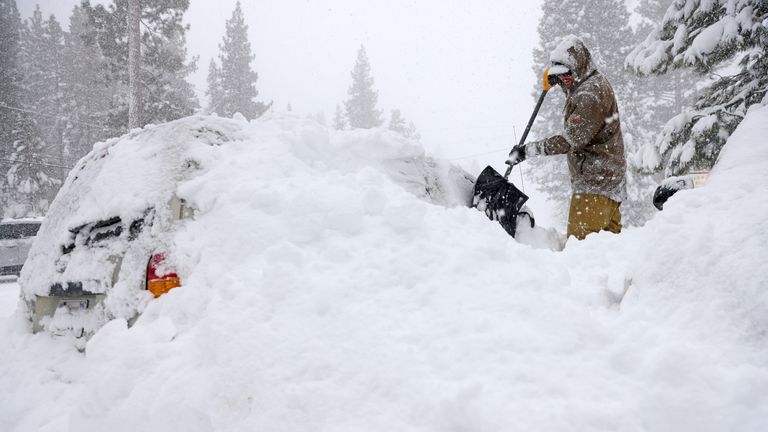 'Extreme' blizzard hits California, Nevada and Utah causing widespread disruption