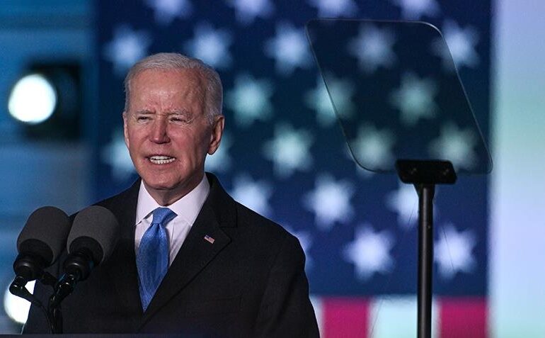 <strong>Biden freezes student loan payments again</strong>