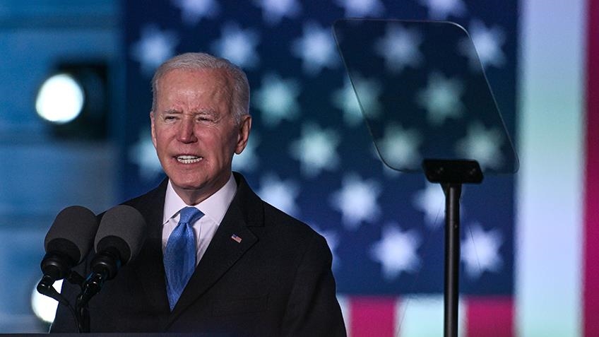 <strong>Biden freezes student loan payments again</strong>