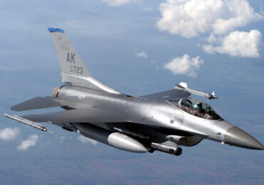 US Evaluates Ukrainian Pilots for Possible F-16 Training