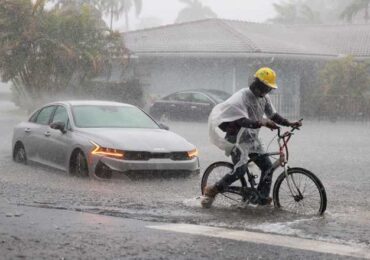 Historic rain hits South Florida: schools and the Fort Lauderdale airport close