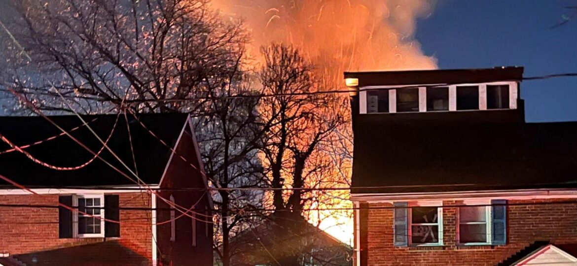 House explodes in Virginia as police surround armed suspect inside